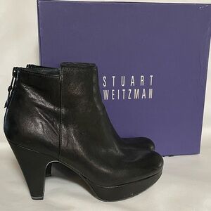 Stuart Weitzman: Black Leather Heeled Boots.Made in Spain.